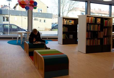 fraster, filt, opklæbning, akustik, uld filt, inspiration, design, indretning, filttavle, udsmykning, opklæbet filt, filt på væg, limet filt, vægfilt, filtfarve, dekoration